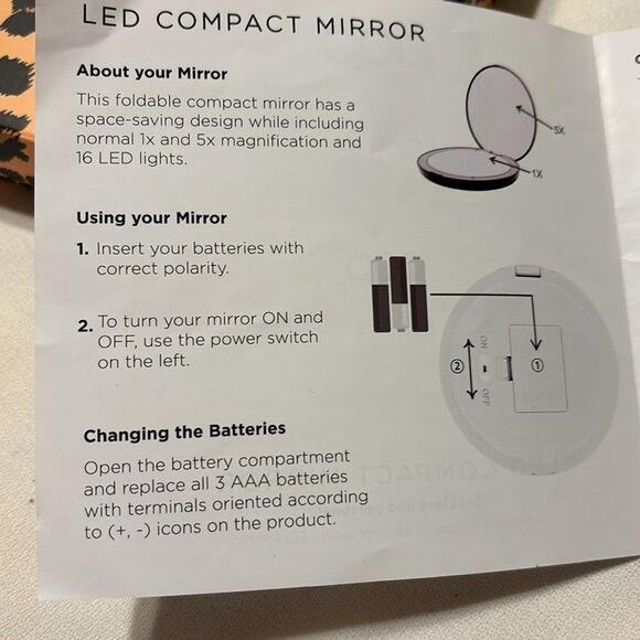 Pop Sonic Leopard Compact Mirror with 1X & 5X magnifier.  FIRM PRICE - Picture 5 of 8